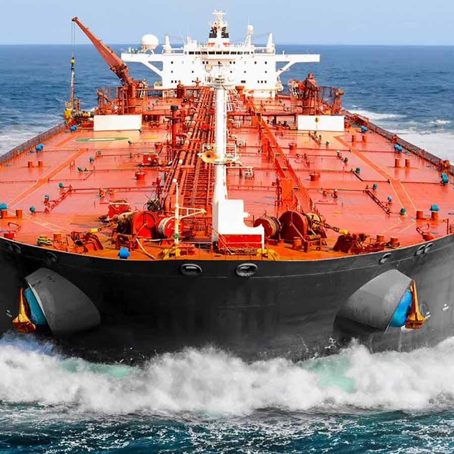 তেলবাহী জাহাজ।