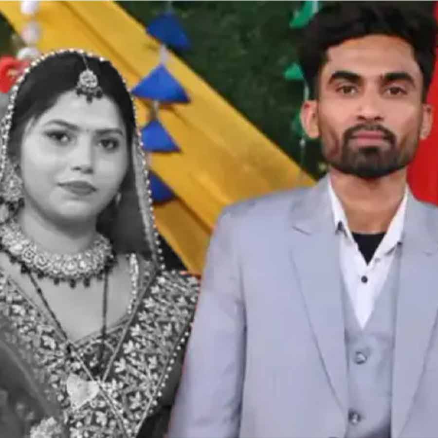 কাজল শর্মা এবং তাঁর স্বামী অরুণ শর্মা।