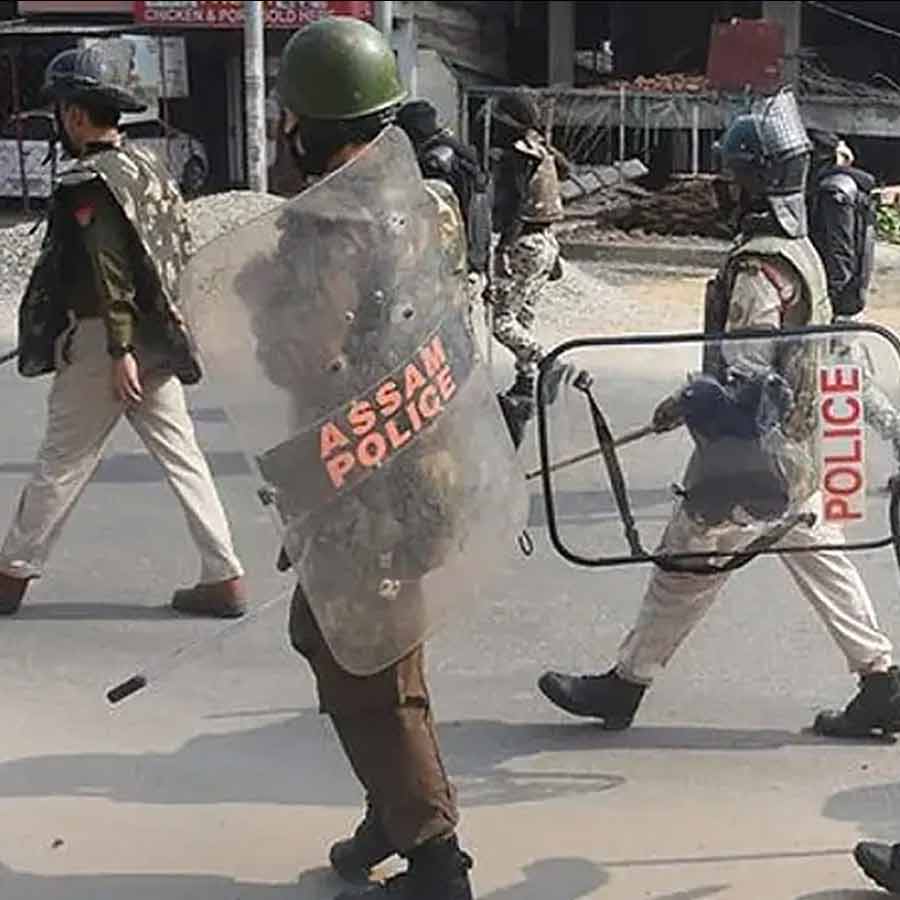 Four Assam police personnel injured in attack before election dgtl
