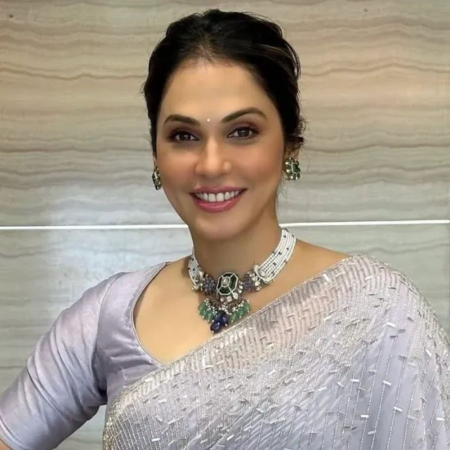 Isha Koppikar recently described her morning routine which is focused on cinnamon dgtl