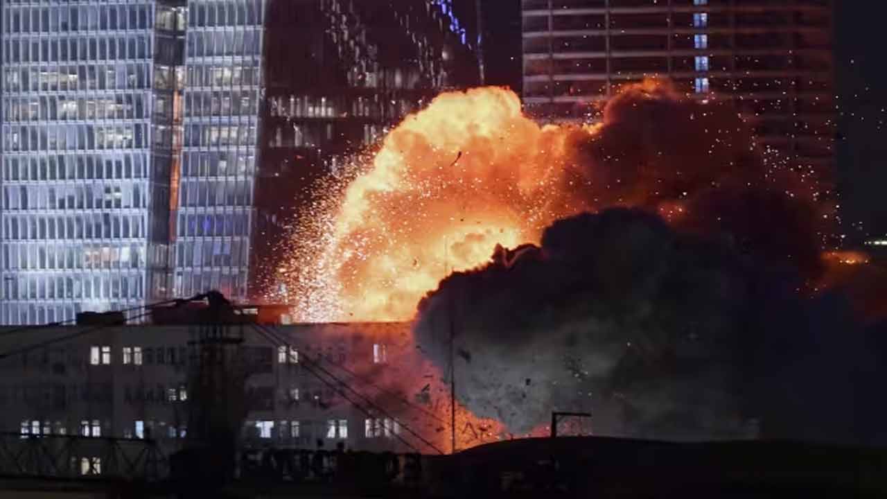 সৌদি আরবে ক্ষেপণাস্ত্র হামলা ইরানের।