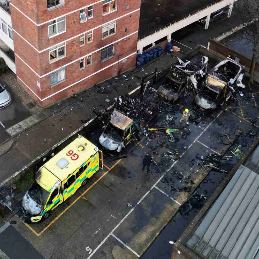 Several ambulances set on fire in London dgtl
