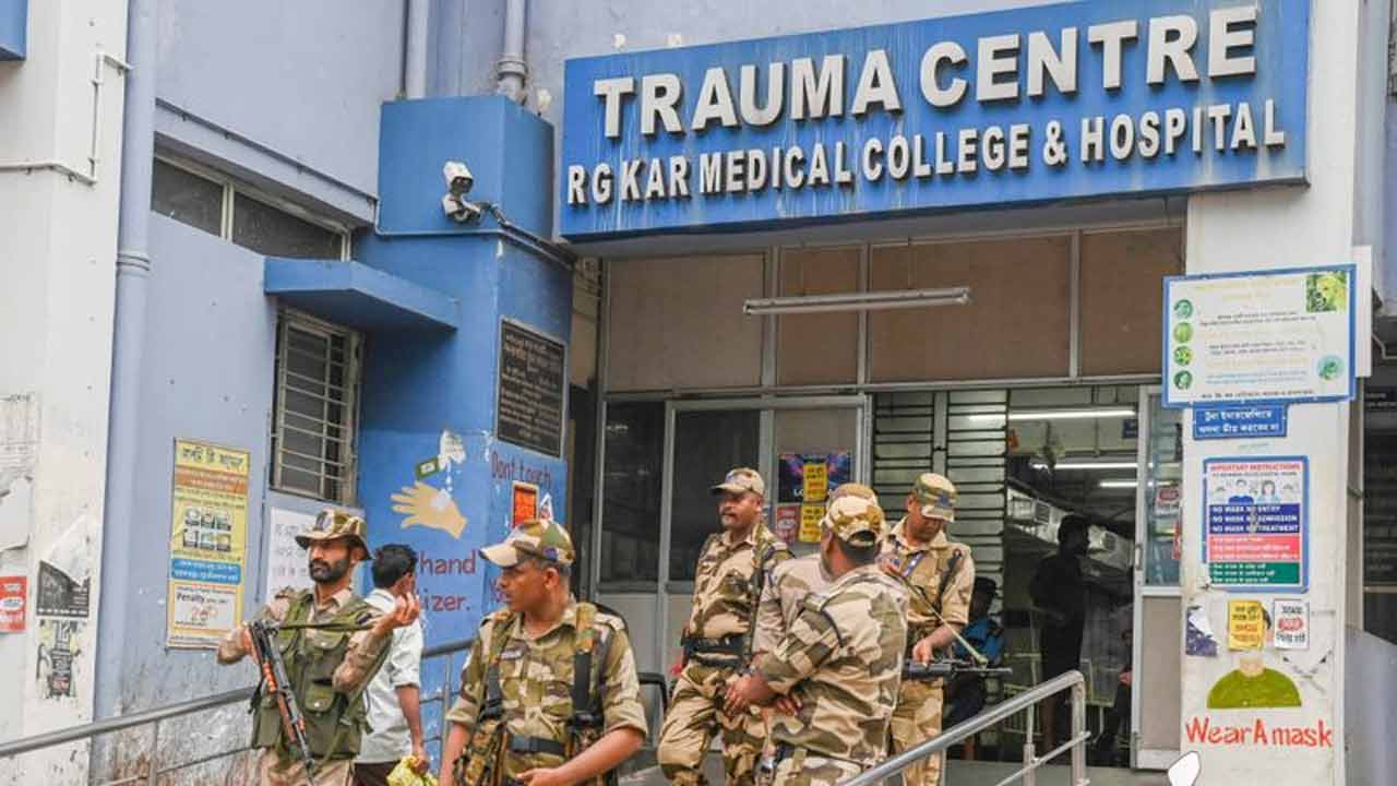 আরজি কর হাসপাতালের ট্রমা কেয়ার সেন্টারে অব্যবস্থার অভিযোগ।