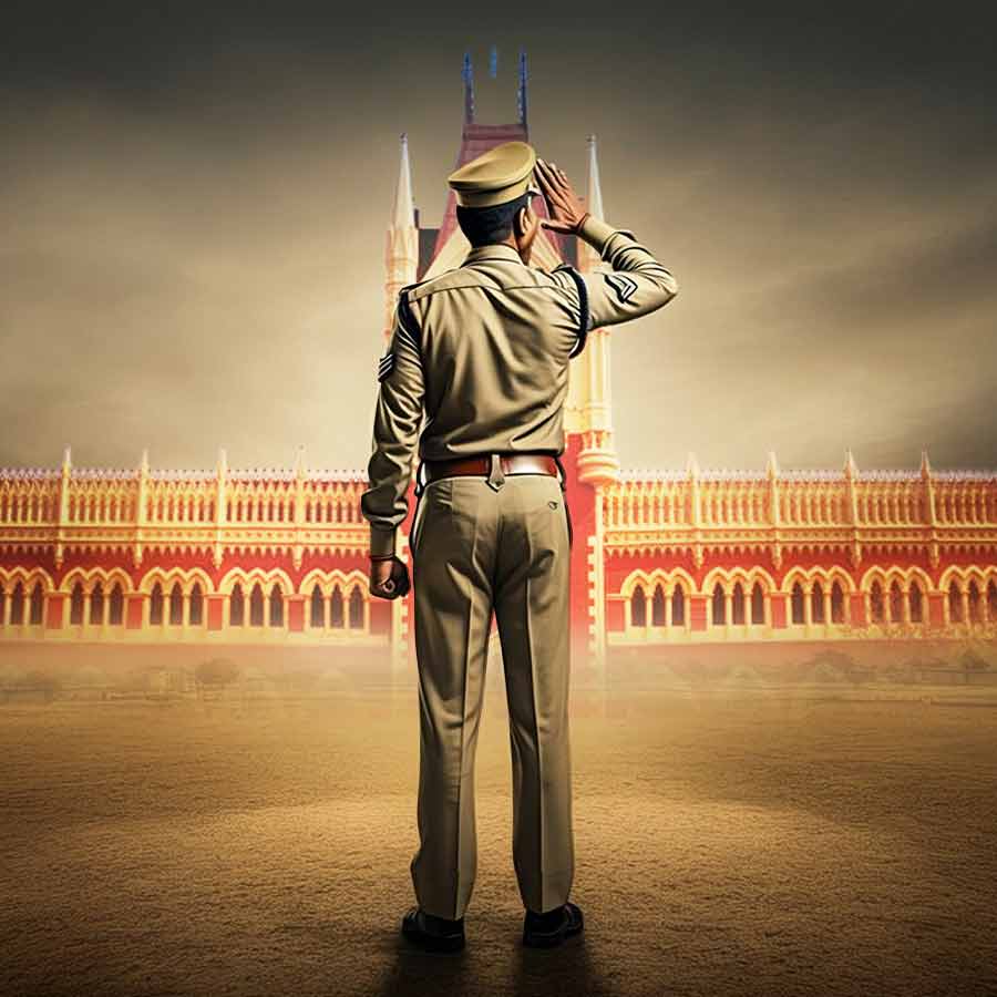 রাজ্যের আমলা এবং পুলিশকর্তাদের বদলি নিয়ে কলকাতা হাই কোর্টে মামলা।