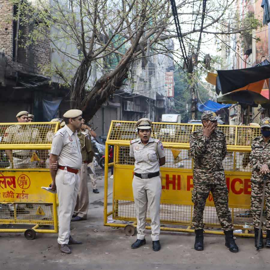 Delhi police catches and deports 1,589 illegal Bangladeshis in last nine months dgtl