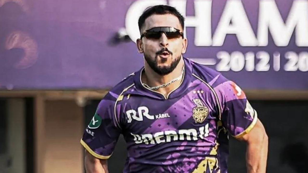 মরিয়া: প্রথম একাদশে সুযোগ পাওয়ার অপেক্ষায় উমরান।