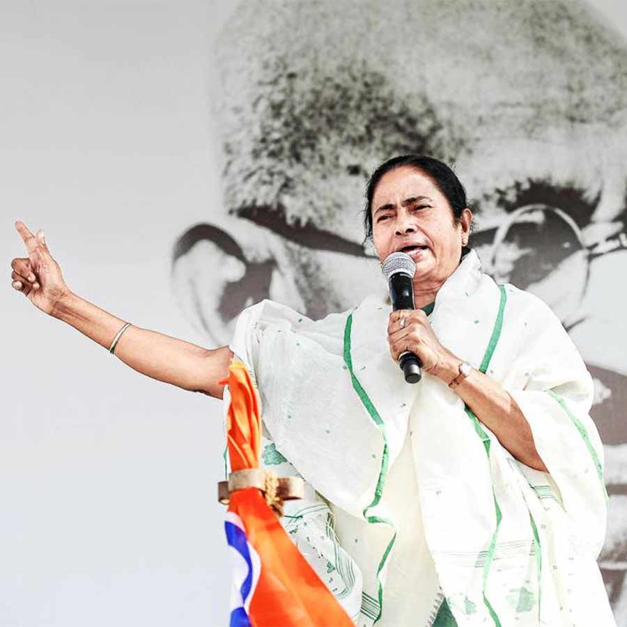 TMC supreme Mamata Banerjee is still unsuccessful in proving herself as an Indian Political Leader