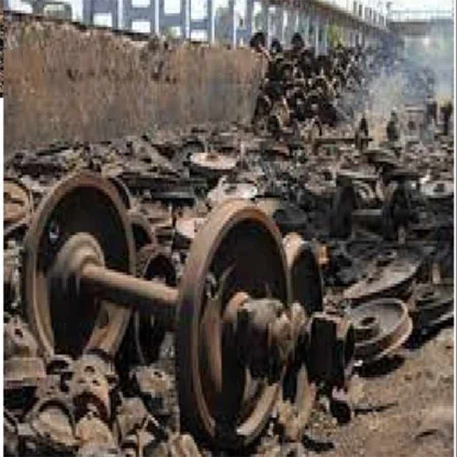 Railways earns 530 crores rupees by selling scrapped coaches, engines and vehicles