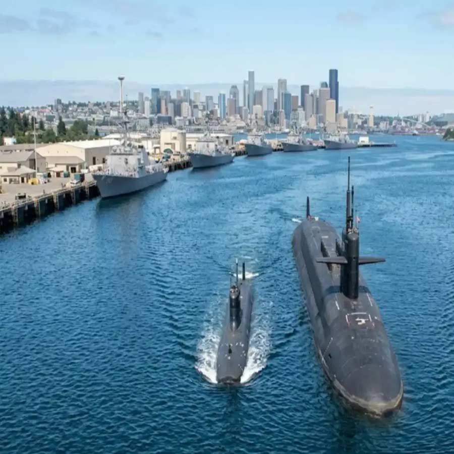 An invisible Midget Submarines act as Iran’s silent hunter that control the Strait of Hormuz dgtl