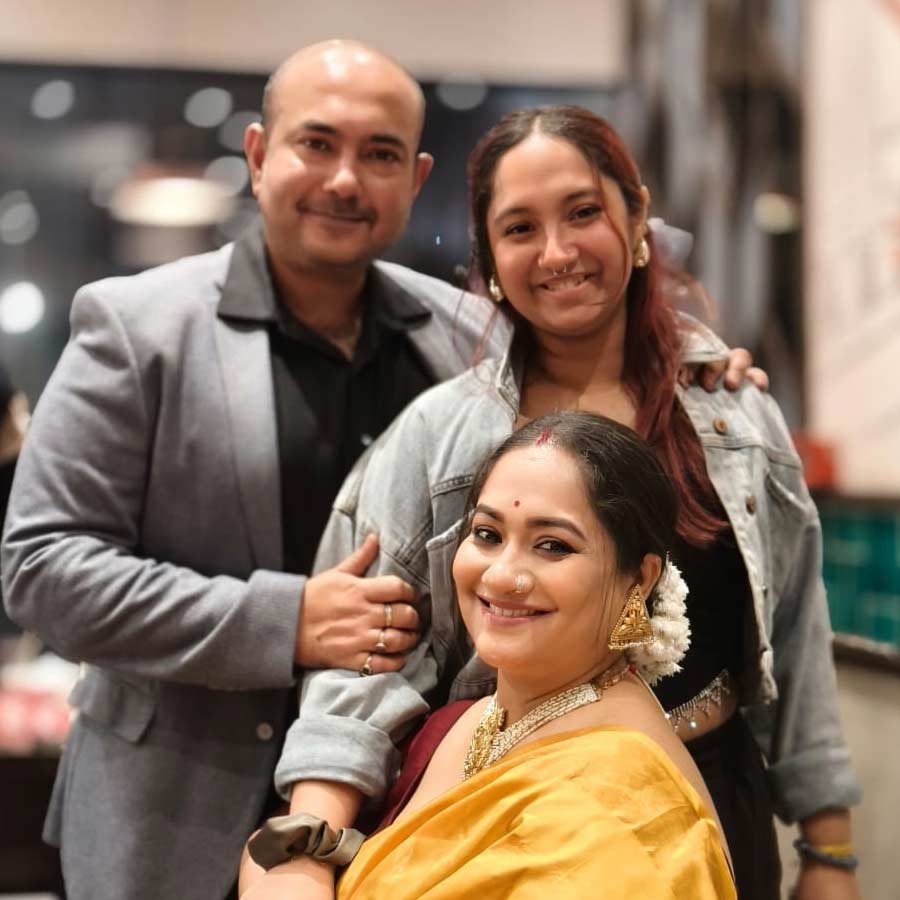 Bengali Serial Actress Mallika Banerjee opens up about social media’s effect and her daughter