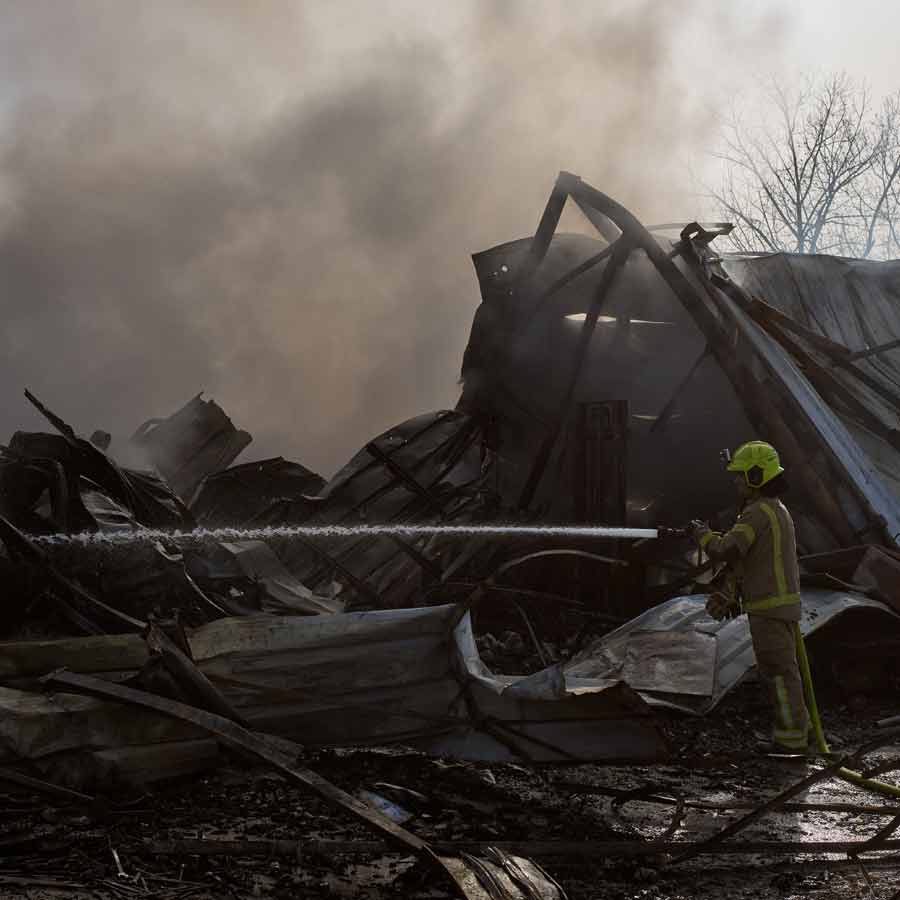 ইরানে ইজ়রায়েলের ক্ষেপণাস্ত্র হামলার পর। ছবি: রয়টার্স।