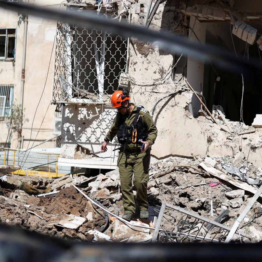 Iran pours missiles into Israel amid Donald Trump's announcement over pause strike on energy infrustructure dgtl