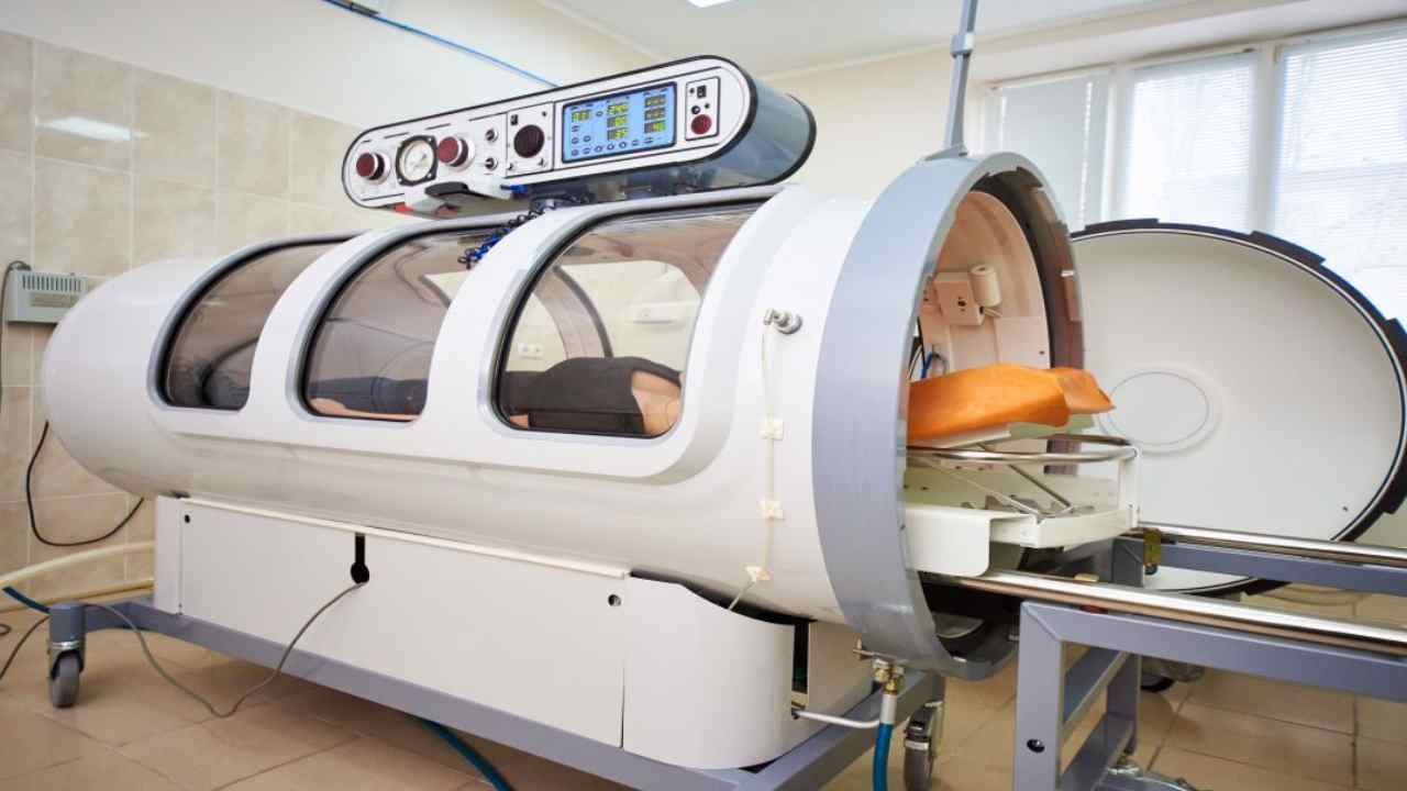 ক্যানসারের মতো রোগের চিকিৎসার কাজেও ব্যবহার করা হচ্ছে এই থেরাপি।