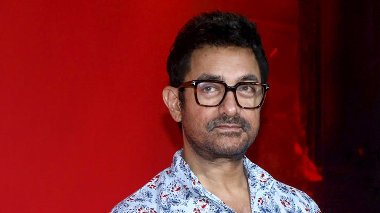 আমির খানের জীবনে কঠিন সময়।