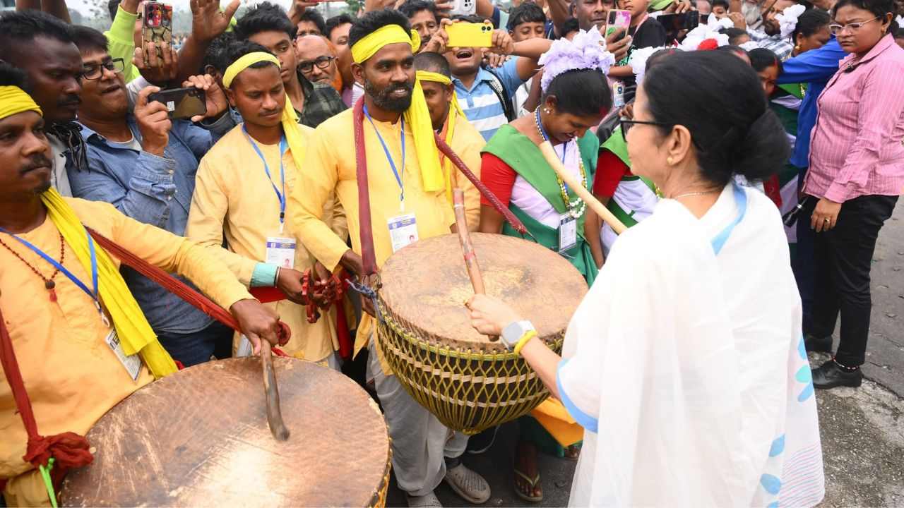 জলপাইগুড়িতে মমতা বন্দ্যোপাধ্যায়।