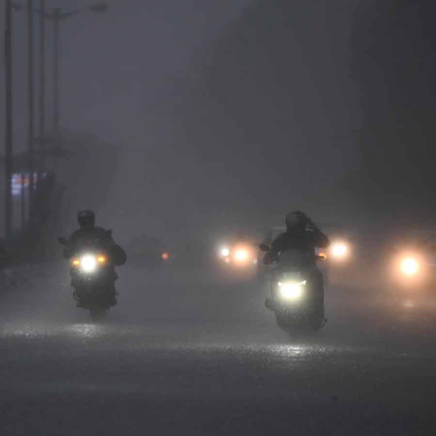 Possibility of thunderstorm and rain in South and North bengal