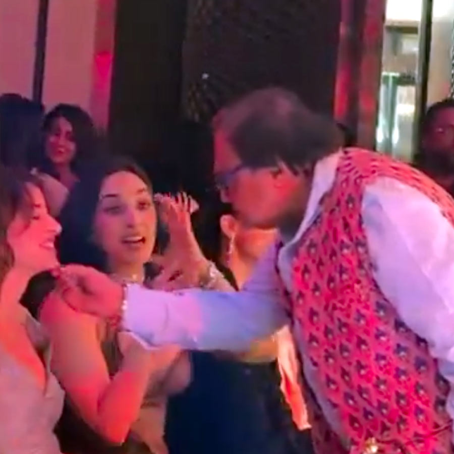 Rakesh Bedi caught in camera with Ananya Pandey netizen wonder what conversation they have dgtl
