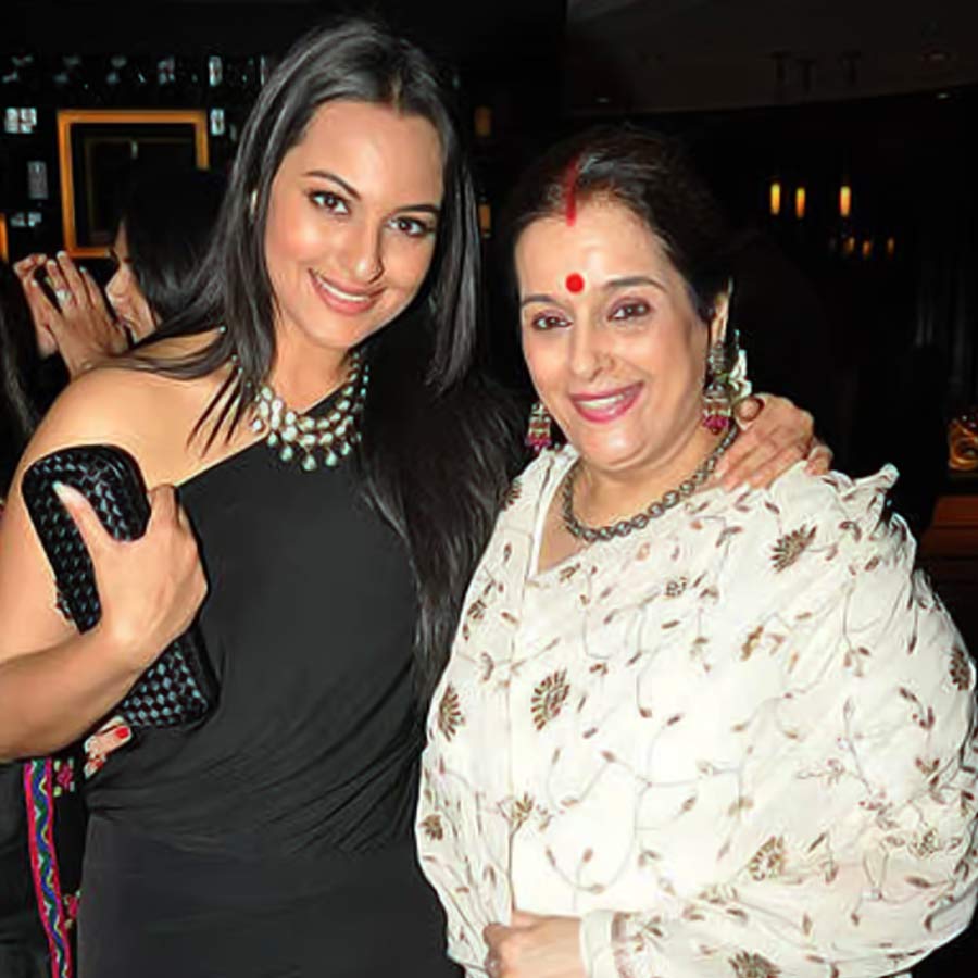 Actress Sonakshi Sinha’s mother Poonam Sinha got emotional on returning to the ramp after 45 years dgtl