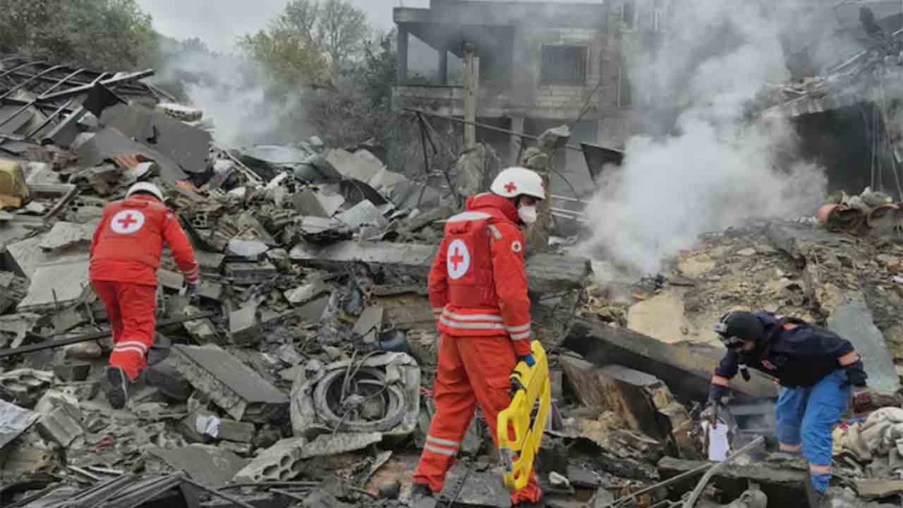 চলছে উদ্ধারকাজ।