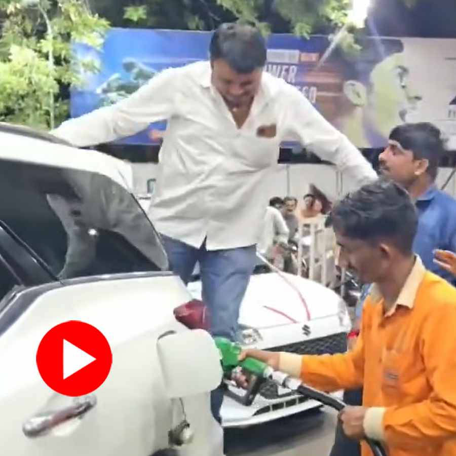 Video Shows Man Jumping On His Car, Claiming It Helps Fit ‘7-8 Litres’ Extra Fuel dgtl