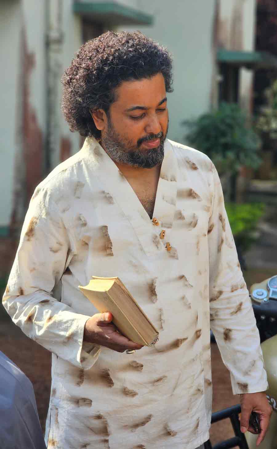 Eco-Print is a new trend in the eco-friendly fashion 