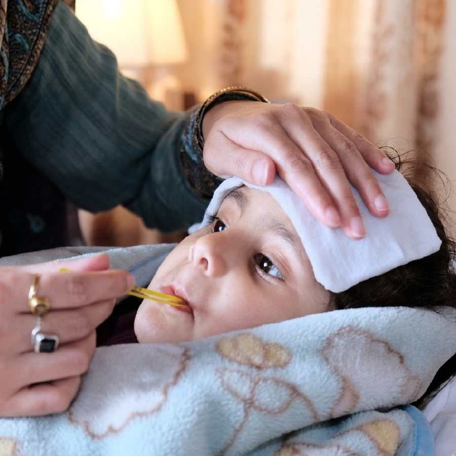 The Do's and Don'ts of Sponge Bath while treating Fevers in Children dgtl