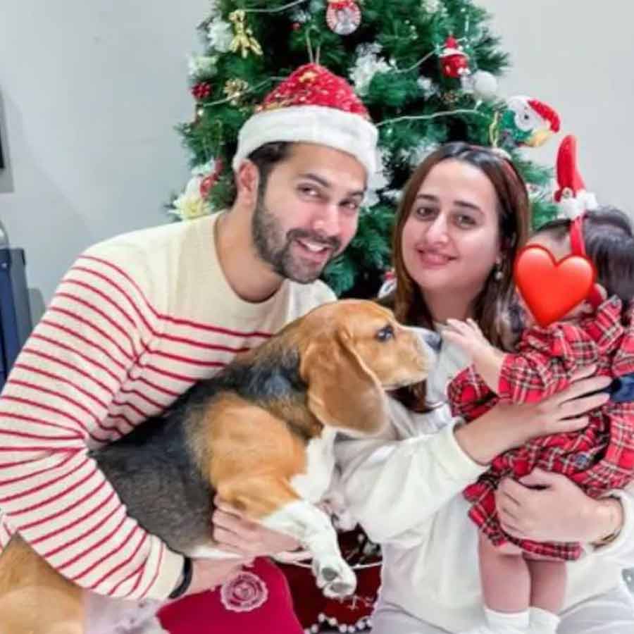 বরুণ ধবনের মেয়ে লারা কোন রোগে আক্রান্ত?