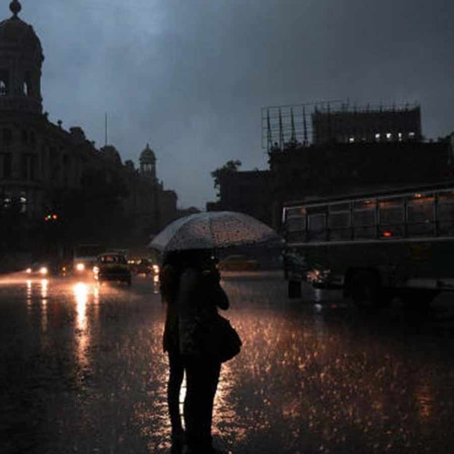 red alert issued for Kolkata and surrounding as rain lashes down South Bengal dgtl