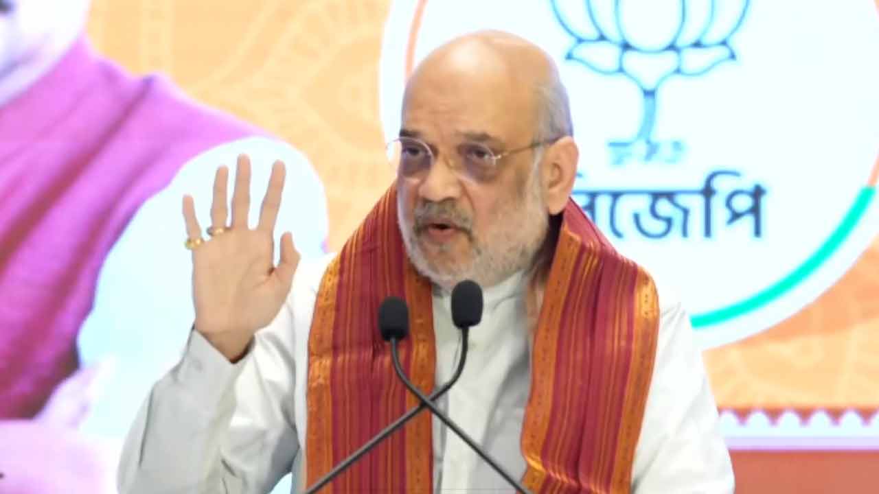 নিউ টাউনের হোটেলে কেন্দ্রীয় স্বরাষ্ট্রমন্ত্রী অমিত শাহ।