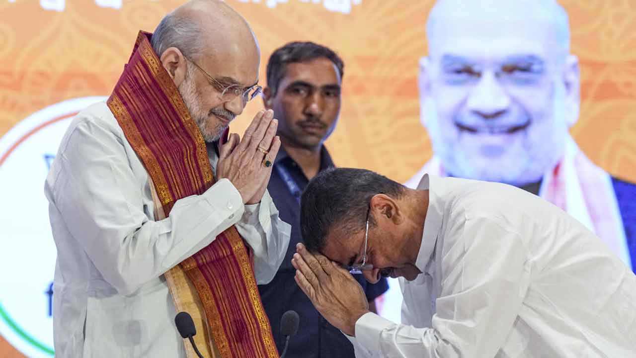 Amit Shah mentions Suvendu’s name three times from dais of launching Chare Sheet against Mamata