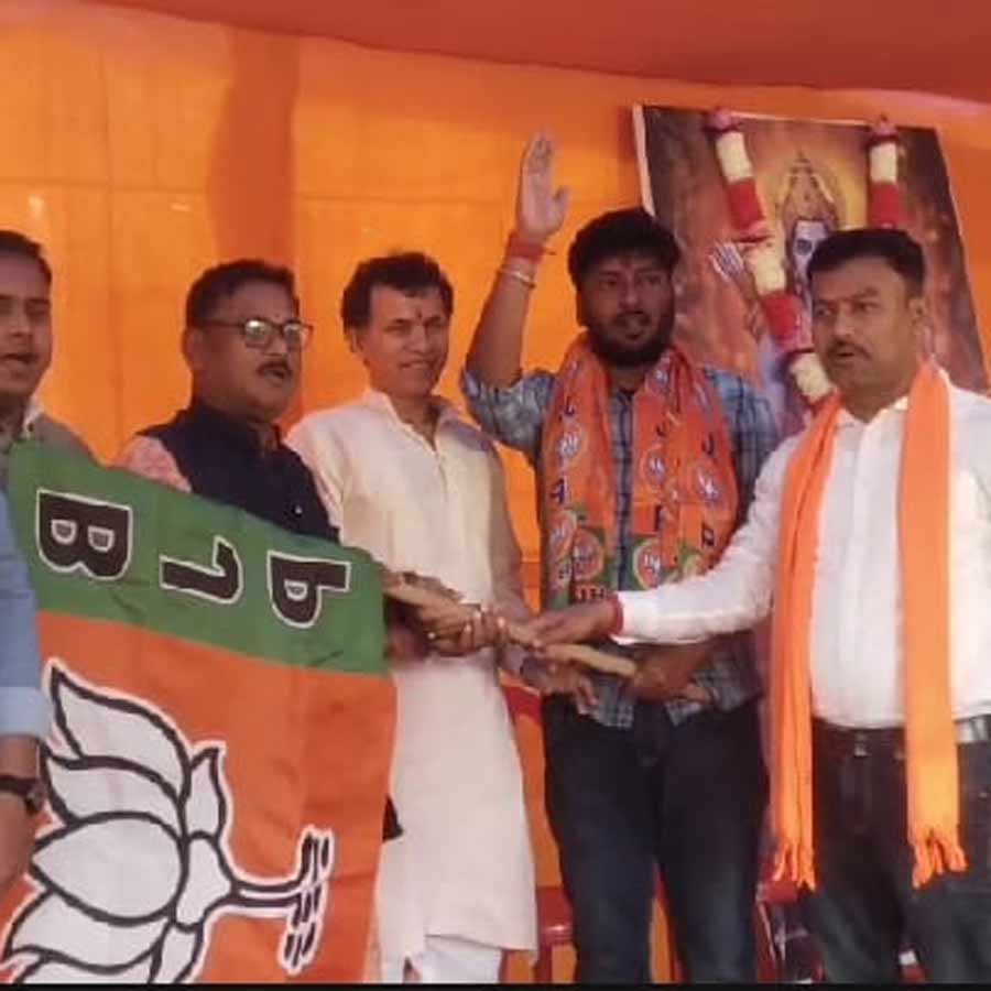 জয় গুহর বিজেপিতে যোগদান।