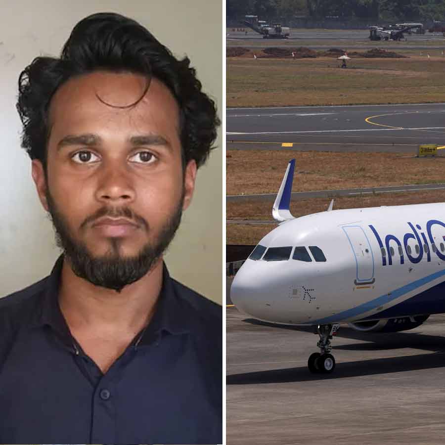 Man allegedly tried to open emergency door of flight dgtl