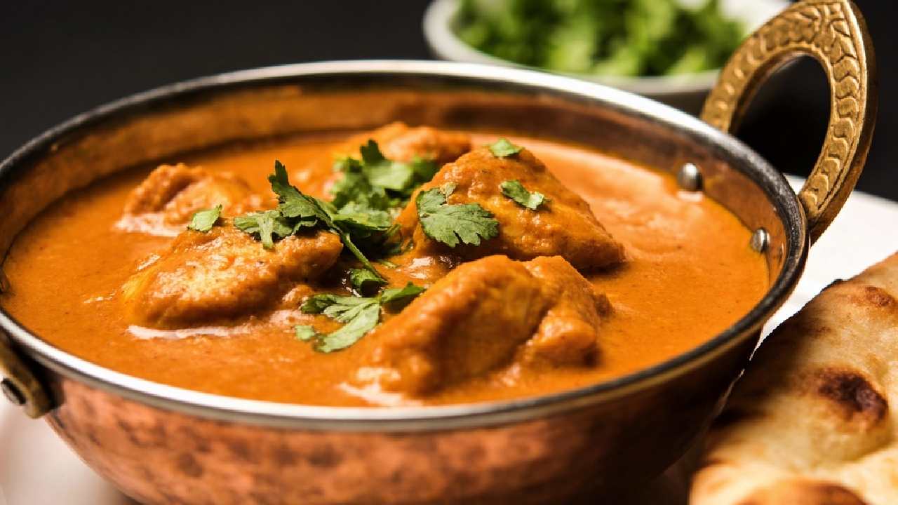 মলমল চিকেন দিয়েই জমিয়ে ফেলুন রাতের ভোজ।