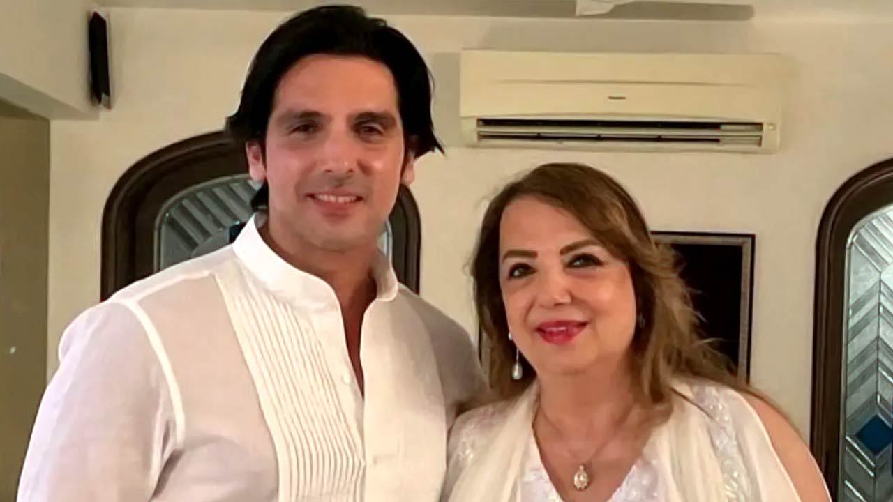 মা জ়রীনের সঙ্গে জ়ায়েদ