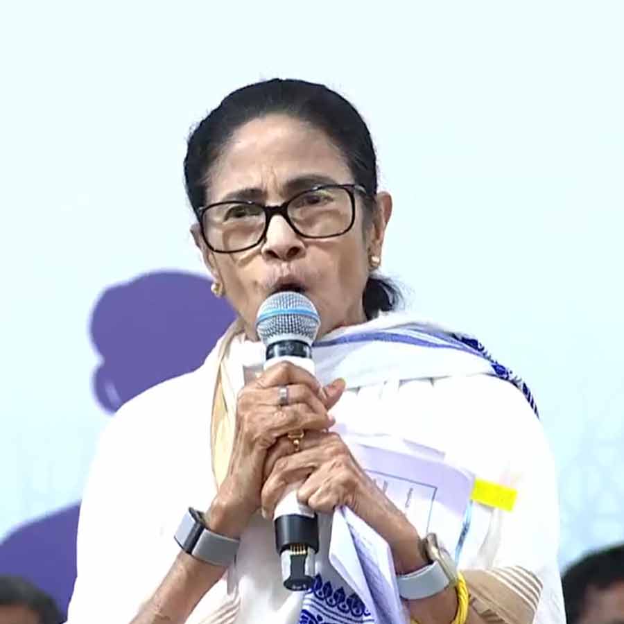 Live updates of CM Mamata Banerjee's public rally in Chandrakona dgtld