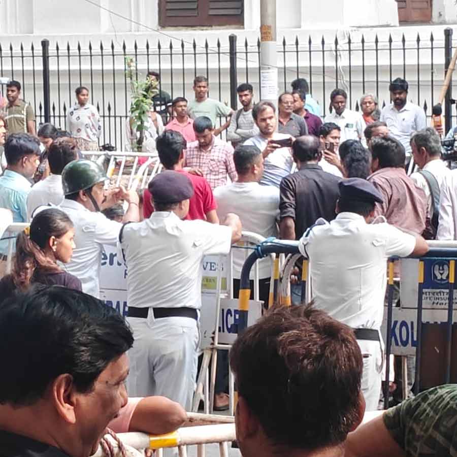 TMC,BJP protest in front of CEO's office dglt