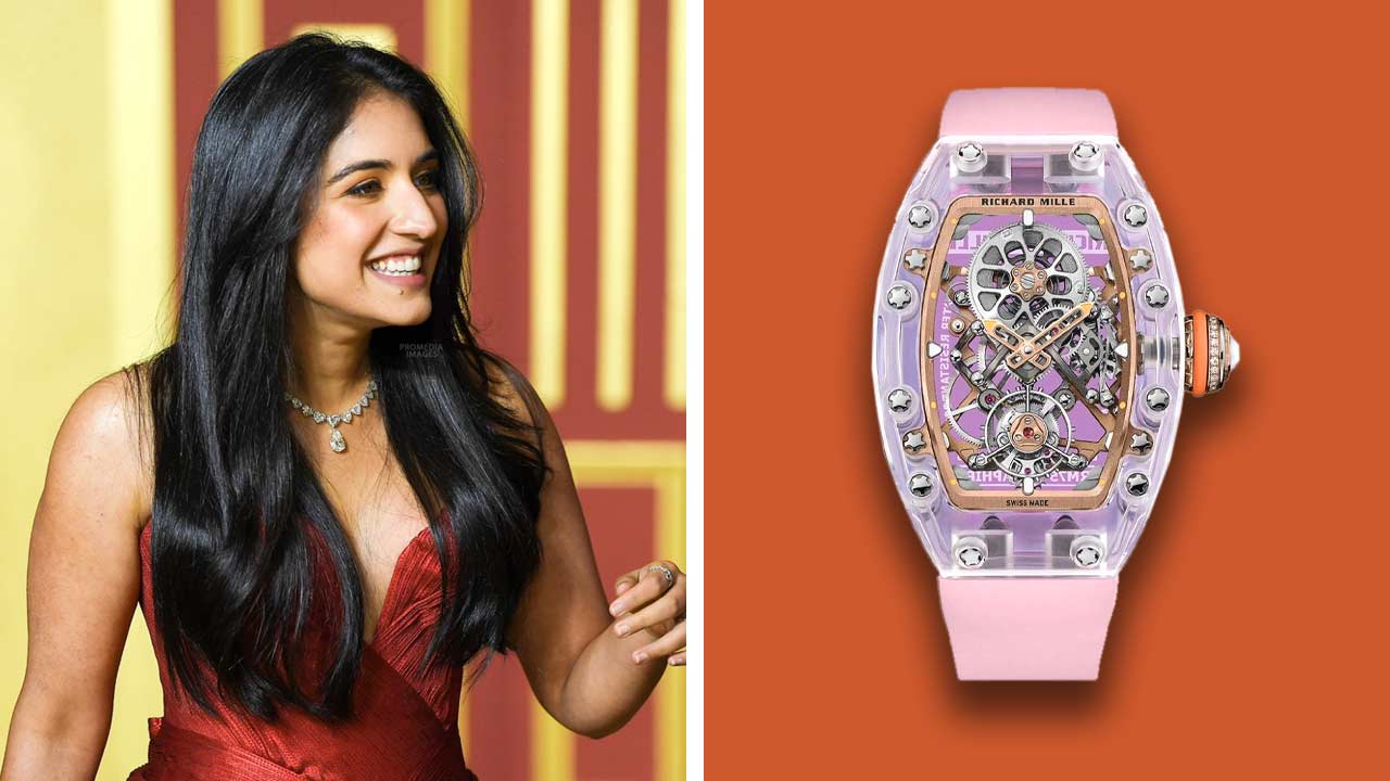 রাধিকার হাতে ২১ কোটির ঘড়ি।