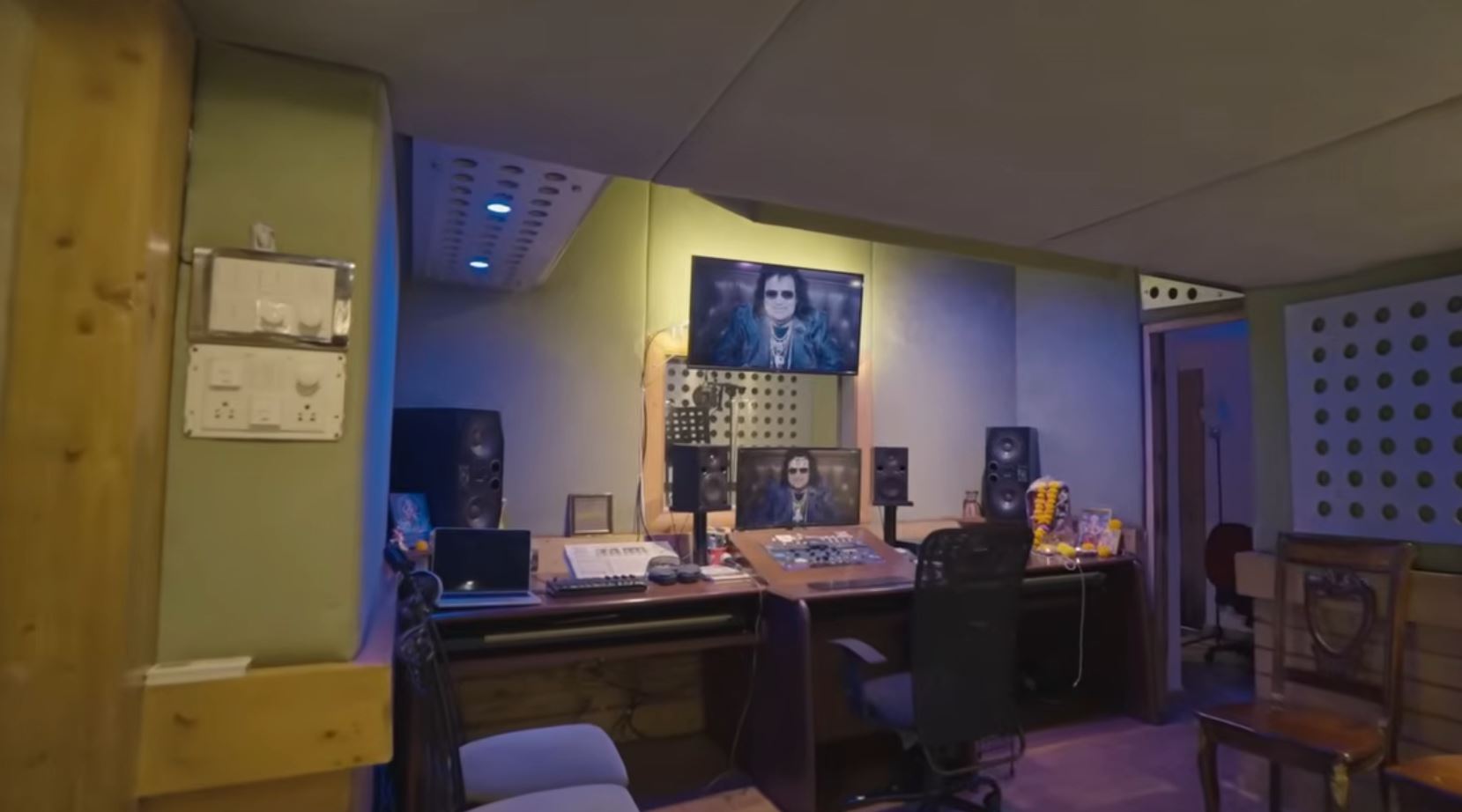 Bappi Lahiri's Luxurious House