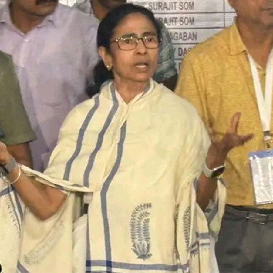 CM Mamata Banerjee speaks after coming out of strong room dgtl