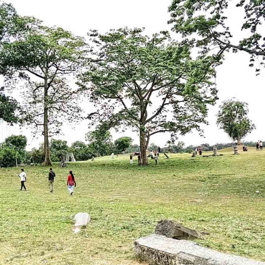 এই এলাকাটি ‘মিনি পহেলগাম’-এর পরিচিতি লাভ করেছে।