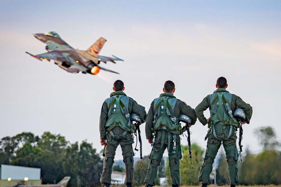 How was Iranian Paramilitary IRGC born which provides a tough challenge to Israel and US in West Asian battlefield 