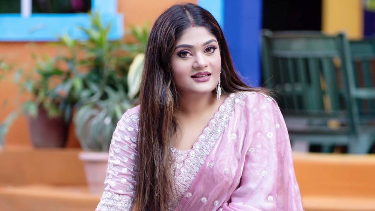 ছোটপর্দায় আবার মিষ্টি সিংহ।