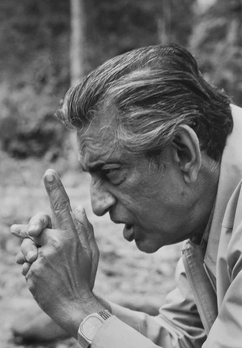 ‘সবার কাছে তিনি সত্যজিৎ রায়। আমার কাছে মানিকদা।’