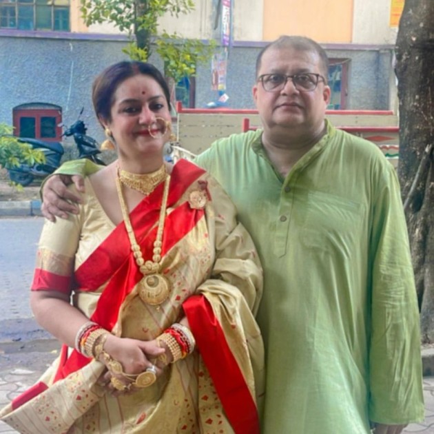(বাঁ দিকে) সুদীপা চট্টোপাধ্যায় , (ডান ডিকে) অগ্নিদেব চট্টোপাধ্য়ায়।