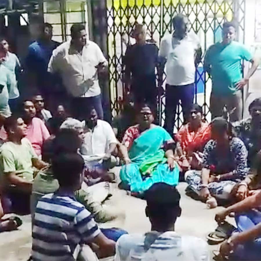 Local alleges Girl harassed by central force Jawan in Haripal dgtld