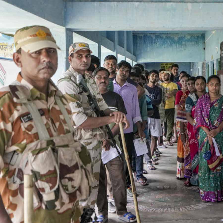 দক্ষিণ ২৪ পরগনার ১৫টি বুথে পুনর্নির্বাচন চলছে শনিবার।