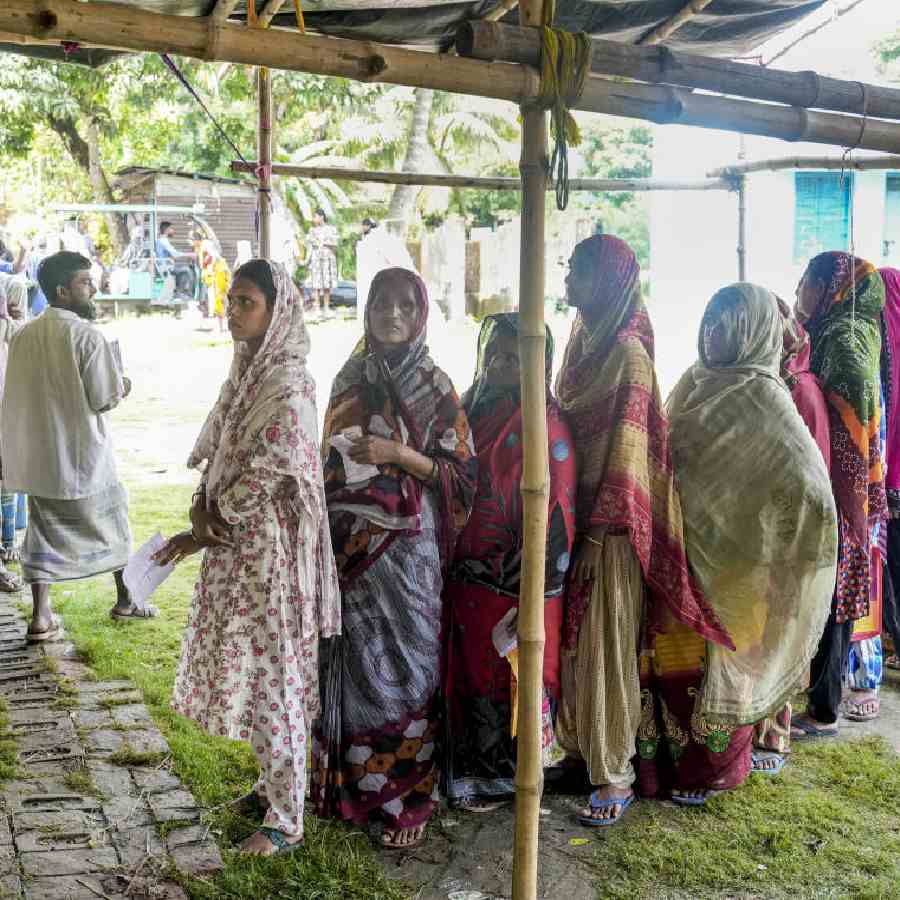 দক্ষিণ ২৪ পরগনার ১৫টি বুথে পুনর্নির্বাচন চলছে শনিবার।