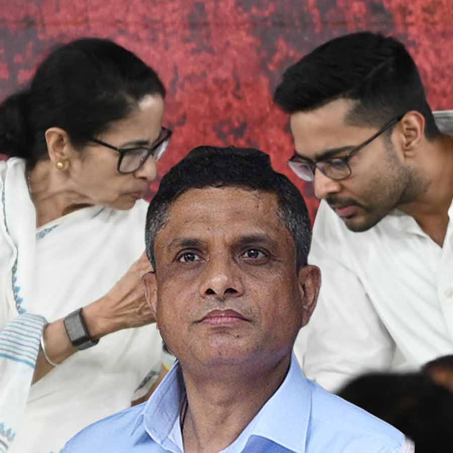 TMC appoints Rajeev Kumar as counting observer for Barrackpore-Dumdum on counting day, Monday