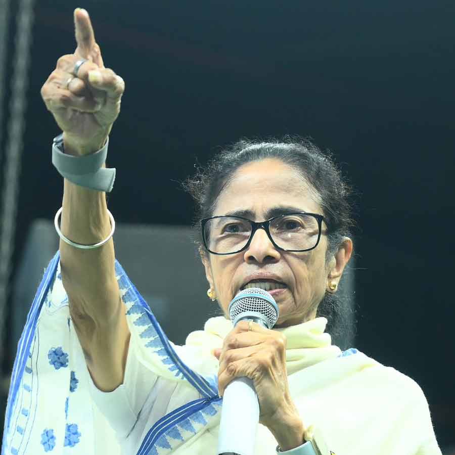 CM Mamata Banerjee speaks about suspended Kalighat OC in virtual meeting says source dgtl