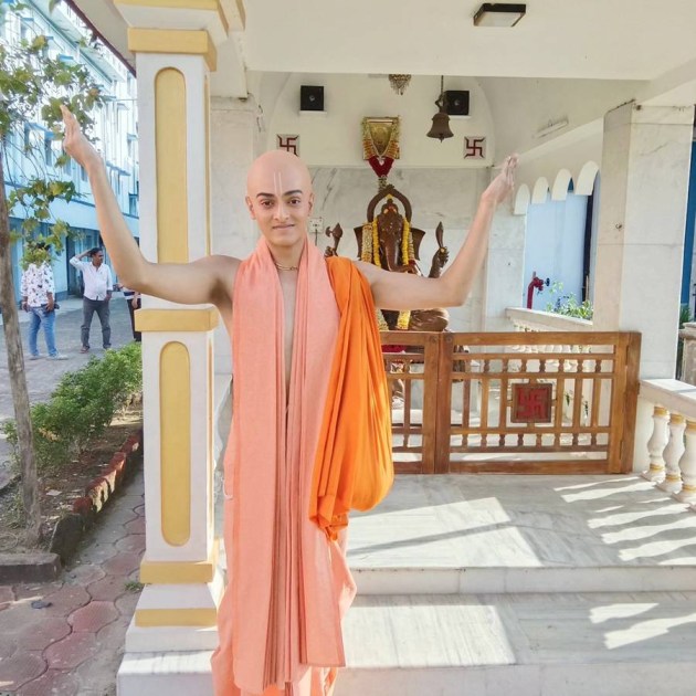 ধারাবাহিকে ‘চৈতন্যদেব’-এর রূপসজ্জায় স্বর্ণাভ।